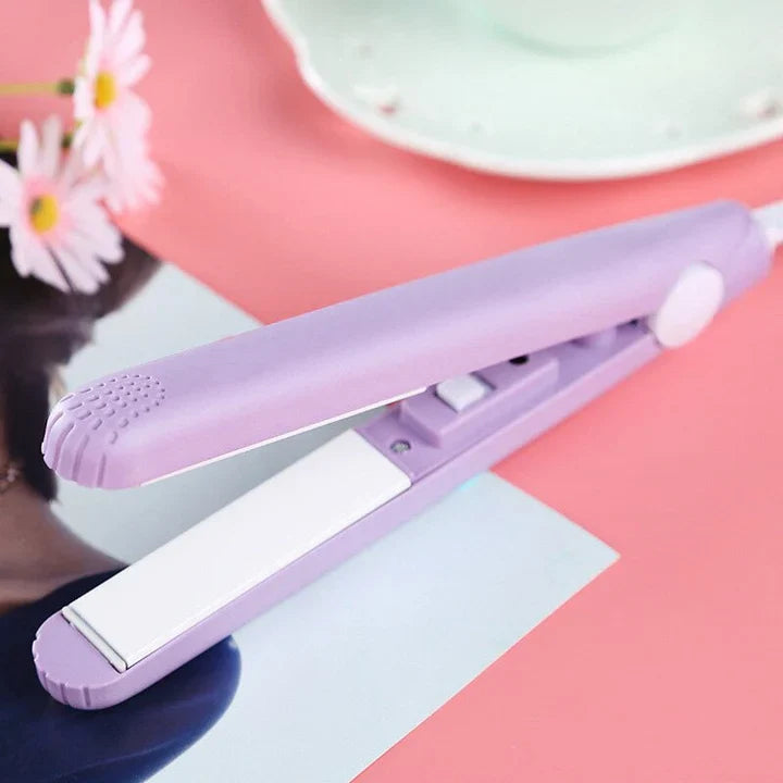 Glattes Haar oder sanfte Locken mit dem Mini Keramik 2-in-1 Stylingtool für Damen. Schonendes Haarstyling.