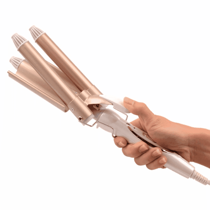 Schnelles Styling mit Keramik 3-Fass Welleneisen für glamouröse Meerjungfrauenwellen.