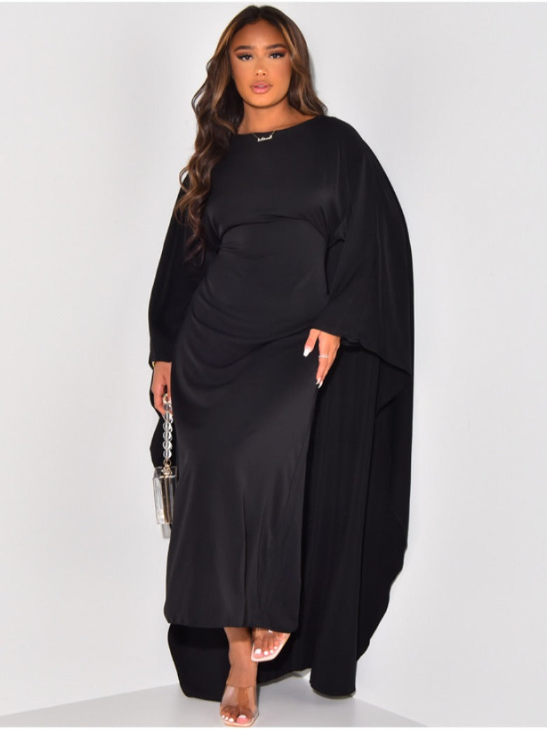 Detailansicht des fließenden Stoffs des einfarbigen Damen Abaya Maxikleids. Hoher Tragekomfort für muslimische Mode.