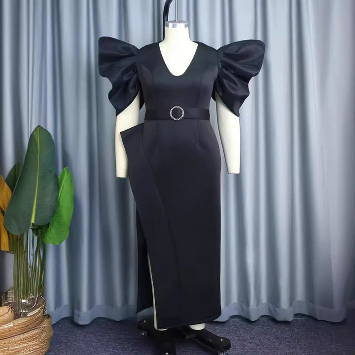Elegantes schwarzes Partykleid für Damen mit glamourösen Puffärmeln, Taillengürtel & V-Ausschnitt.