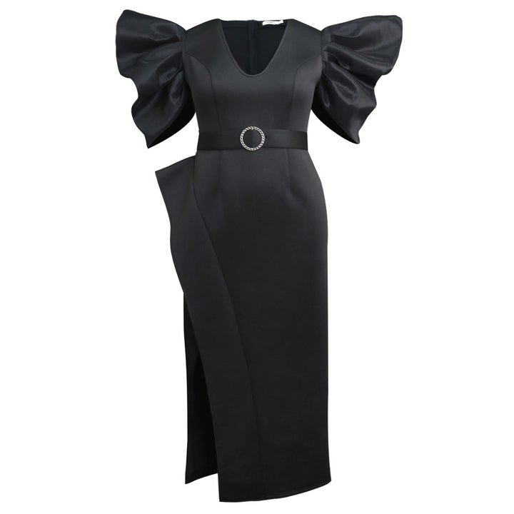 Figurschmeichelndes schwarzes Damen Abendkleid mit V-Ausschnitt, Puffärmeln & Gürtel für eine elegante Silhouette.