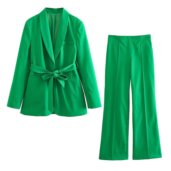 Kombinierbares Damen Outfit Set Lena: Eleganter Blazer & Hose für Business und vielseitige Freizeit Mode.