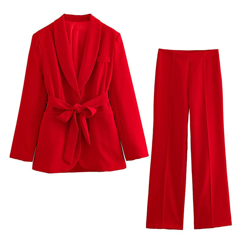 Herbst-Outfit: Elegantes Damen Anzug Set Lena, Blazer & Hose, ideal für Büro und besondere Anlässe.
