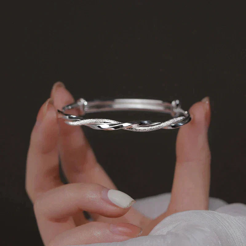 Verstellbares Damenarmband aus 925er Sterlingsilber, minimalistisch und stilvoll, ein ideales Accessoire.