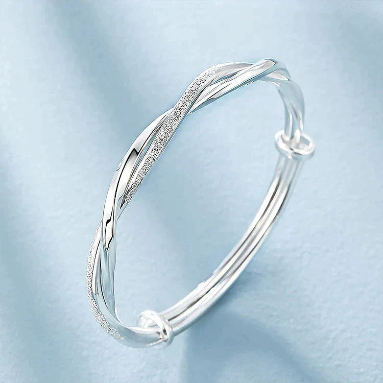 Anpassbares Damenarmband aus 925er Sterlingsilber, bequem und elegant, ideal für den Alltag.