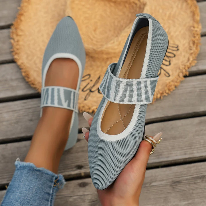 Elegante Damen Ballerinas, bequeme Schuhe mit spitzer Zehe für festliche Anlässe oder Freizeit.