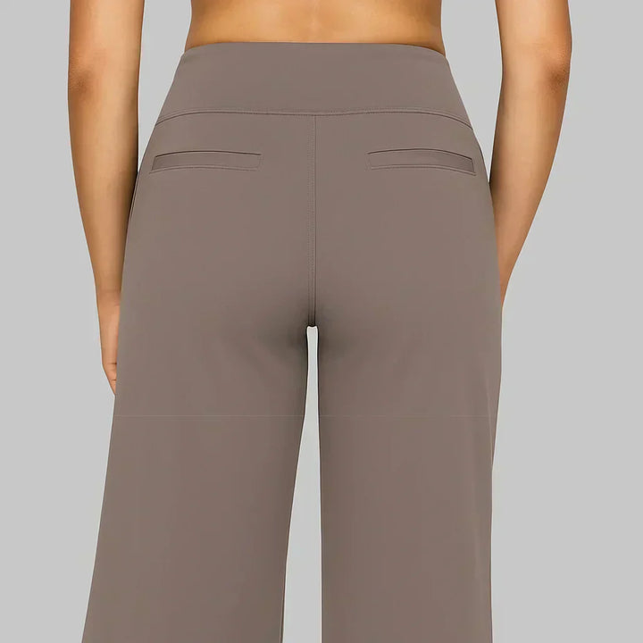 Weiche Freizeithose für Damen, bequem, gerader Schnitt & modisch vielseitig für Alltag & Reise.