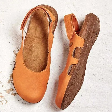 Bequeme orthopädische Damensandalen, offene Schuhe mit Fußkomfort für den ganzen Tag.