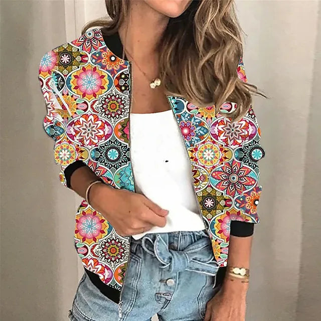 Hochwertige Damenjacke für Übergangszeiten. Lässiger Chic trifft Eleganz. Dein Fashion-Statement.