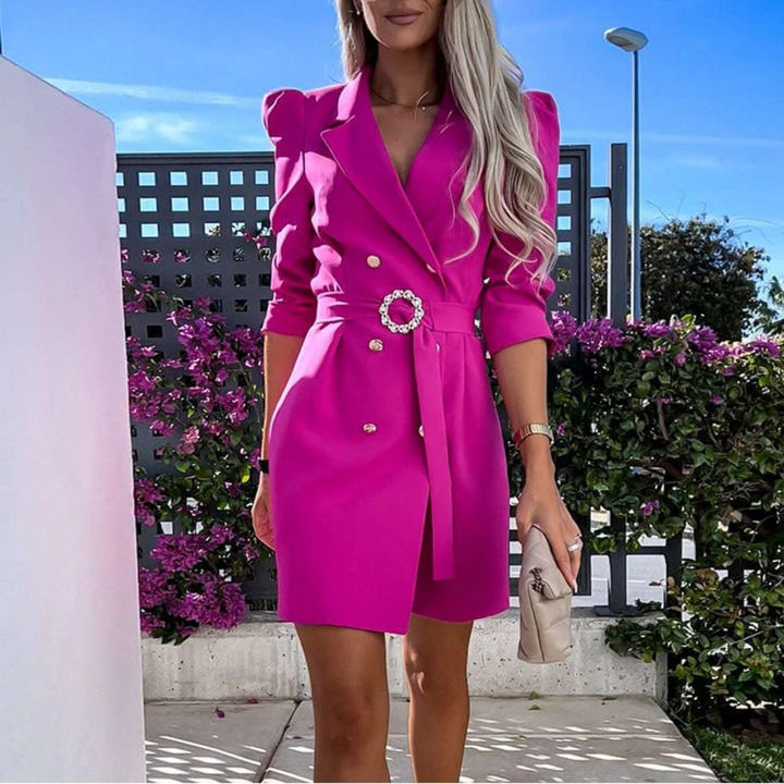 Elegantes Gürtelkleid Romy für Damen, stilvolles Midi-Kleid, perfekt für moderne Frauen.