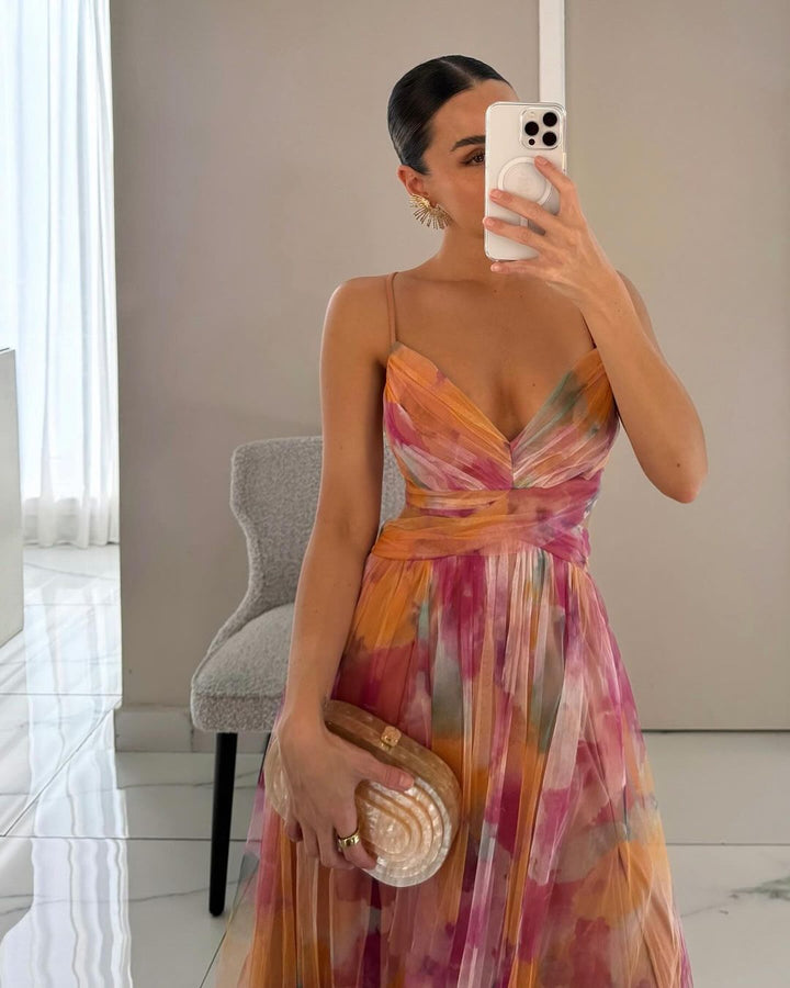 Vielseitiges Damen Maxikleid mit Blumenmuster. Perfekt als Sommer-, Freizeit- oder elegantes Abendkleid.