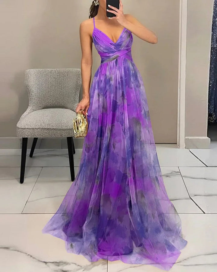Trendiges Damen Maxikleid mit frischem Blumenmuster. Perfekt für den Sommer, elegant und bequem zugleich.