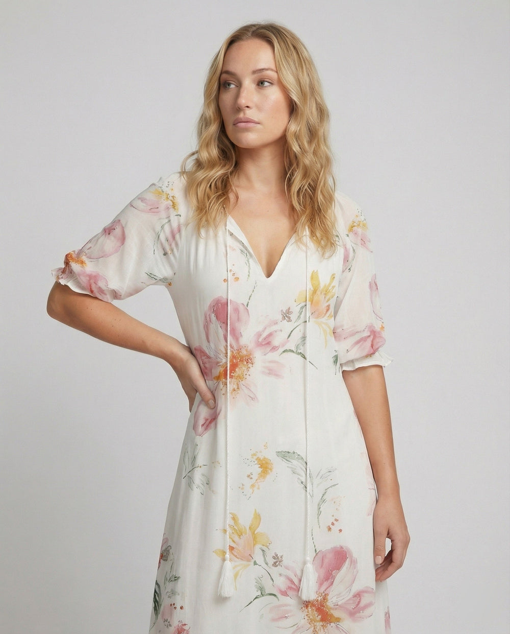 Luftiges Damen Sommer Maxikleid im Bohème-Stil, ideal als Strand- oder elegantes Freizeitkleid.