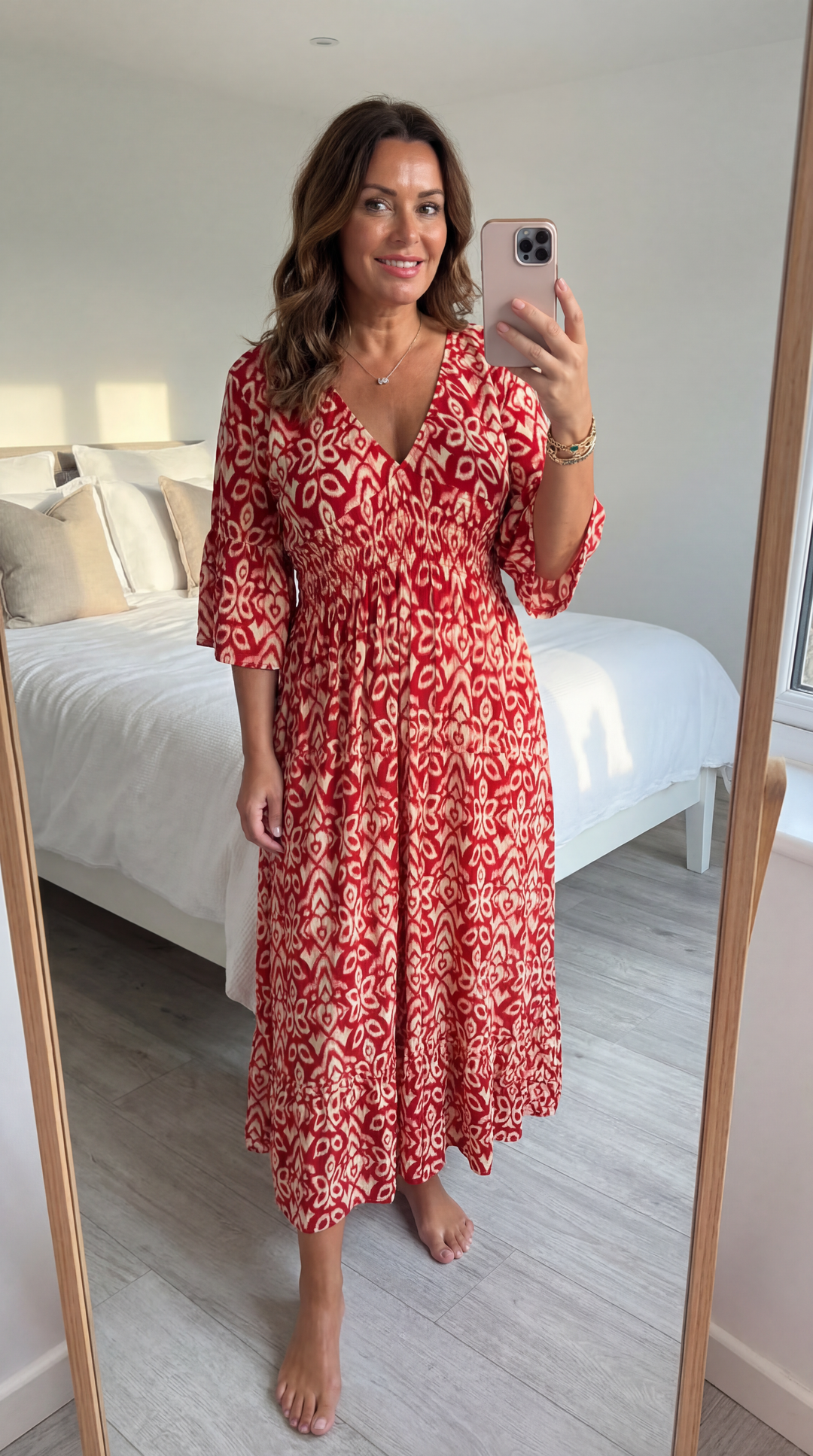 Boho Sommerkleid für Damen, luftig, mit frischem Blumenmuster und Midi-Schnitt.