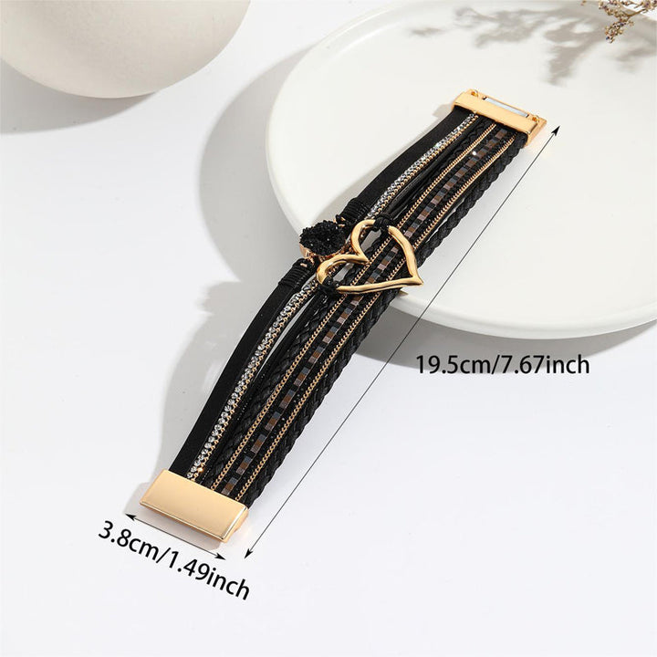 Grünes Damen Schmuckarmband mit Herz, Boho-Flair für jeden Look.