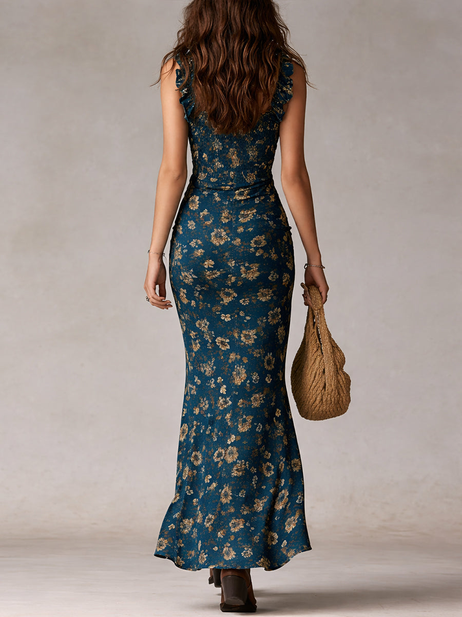 Schickes fließendes Boho Maxikleid für Damen mit Rüschen & hohem Beinschlitz. Ein Must-have für Sommerurlaub.