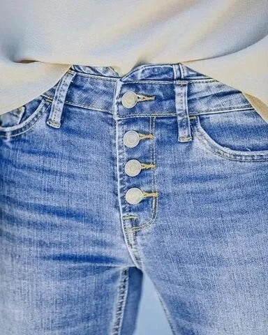 Figurbetonte Damen Bootcut-Jeans, hohe Taille für einen schlanken Look.