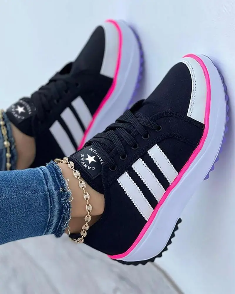 Damen Canvas Sneaker: Die perfekten bequemen & leichten Alltagsschuhe für entspannte Stunden.