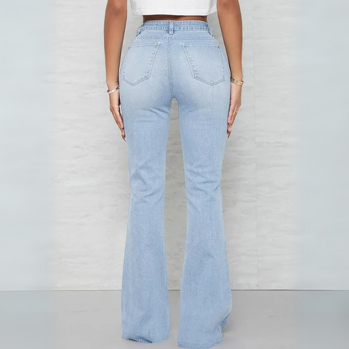 Bequeme dehnbare Damen Schlagjeans in Vintage-Optik; ideal für den täglichen Komfort und Frauenmode.