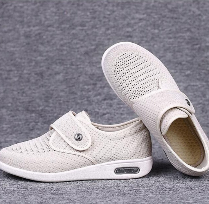 Damen Diabetische Komfortschuhe Anika mit weiter Passform, ideal für geschwollene Füße und Alltagskomfort.