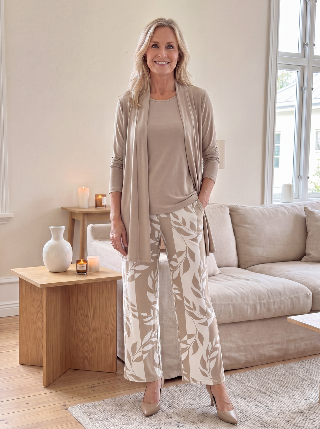 Stilvolles Damen Dreiteiler Set: weicher Cardigan, Hose & Top. Lässige Frühlings Loungewear, ideal für Reisen.