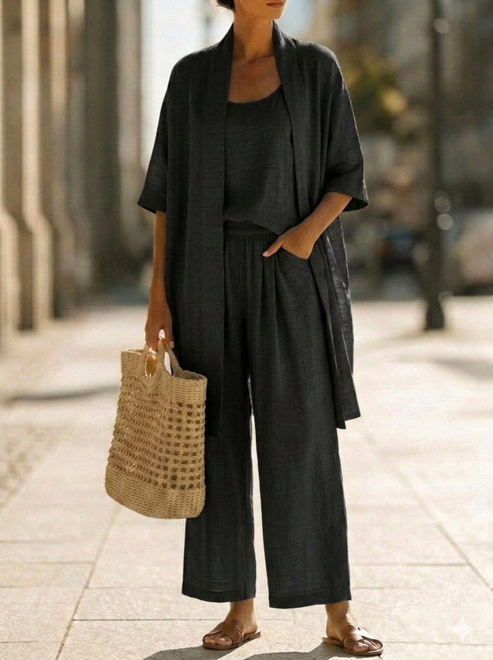 Elegantes Damen Freizeit-Set, dreiteilig, bietet Komfort und Stil für jede Frau. Modernes, vielseitiges Outfit.