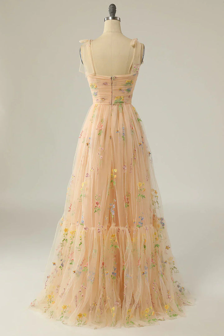Festliches Damen Cocktailkleid, lang oder kurz, mit Blumenmuster, ideal für Hochzeiten und Bälle.