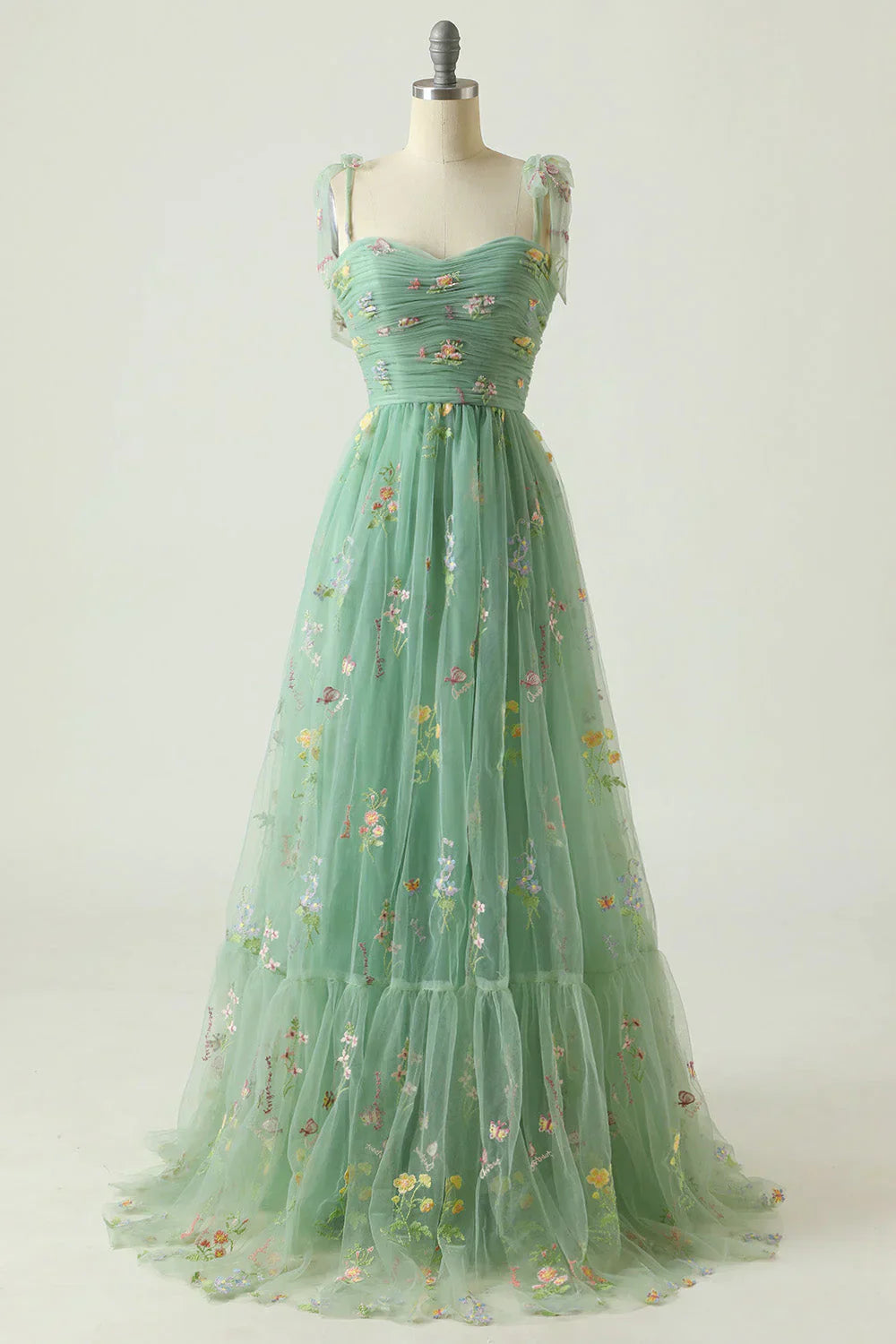 Modisches Damen Abendkleid, lang, mit floraler Stickerei, perfekt für gehobene Anlässe und Empfänge.