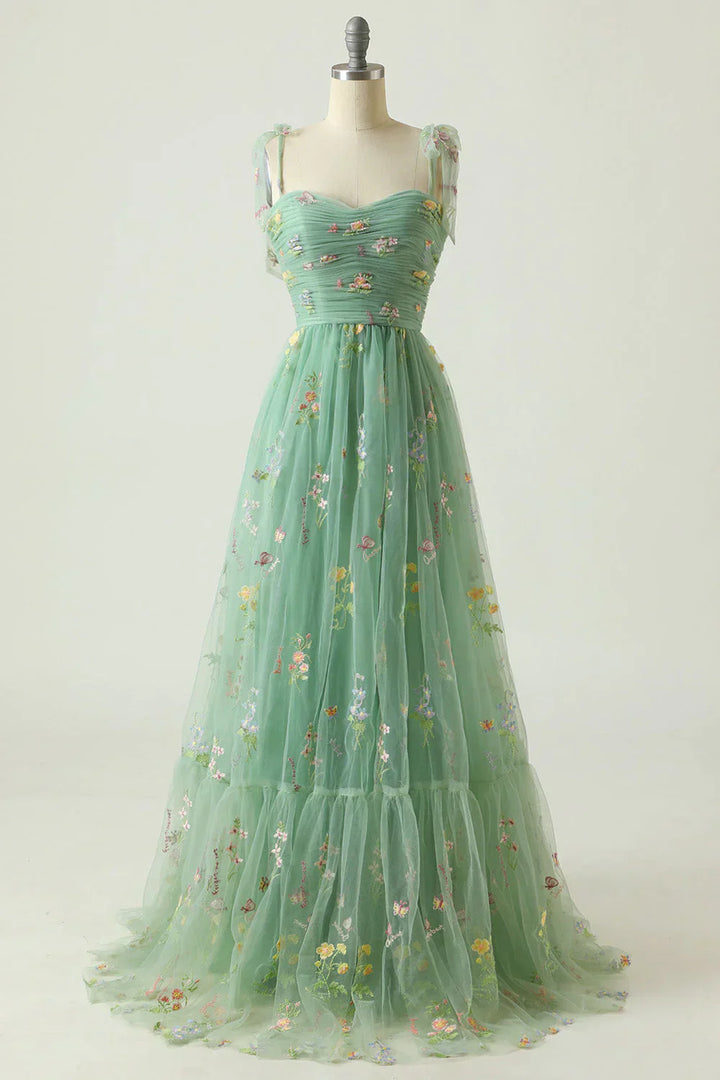Modisches Damen Abendkleid, lang, mit floraler Stickerei, perfekt für gehobene Anlässe und Empfänge.