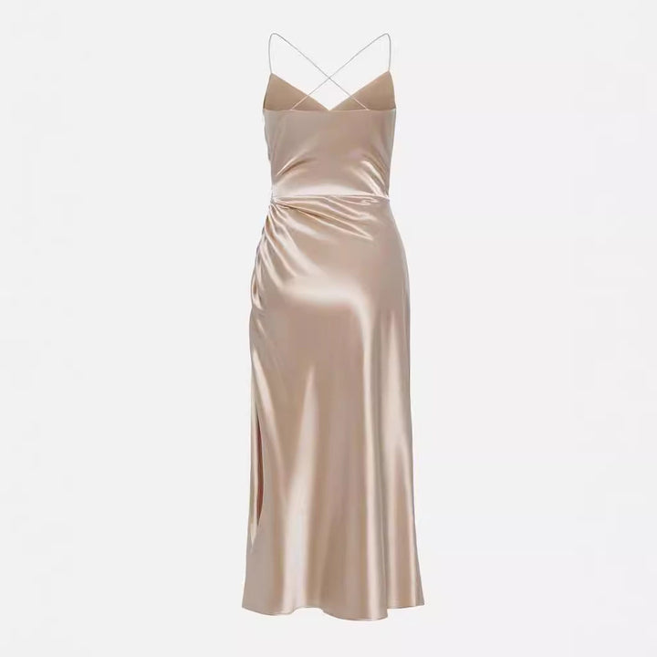 Damen Abendmode: Grünes Elegantes Kleid mit Drapierung, Spaghettiträgern & Seitenschlitz. Ideal für Feste.
