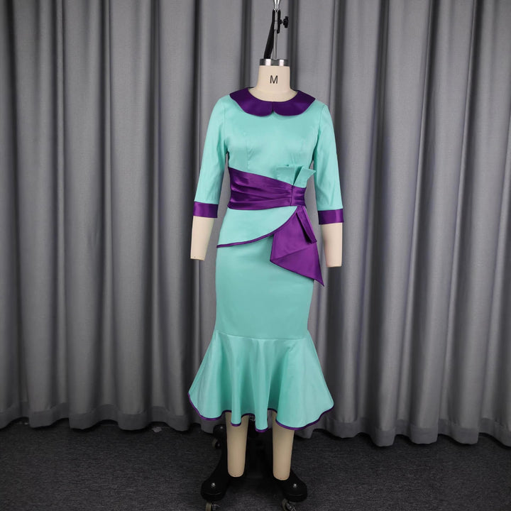 Stilvolles Damen Abendkleid in Grün, tailliert mit modernem Kragen, ideal für festliche Events.