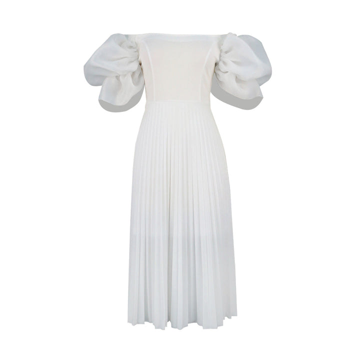 Feminines Damen-Midikleid für Hochzeitsgäste mit Puffärmeln und elegantem, schwingendem Plisseerock.