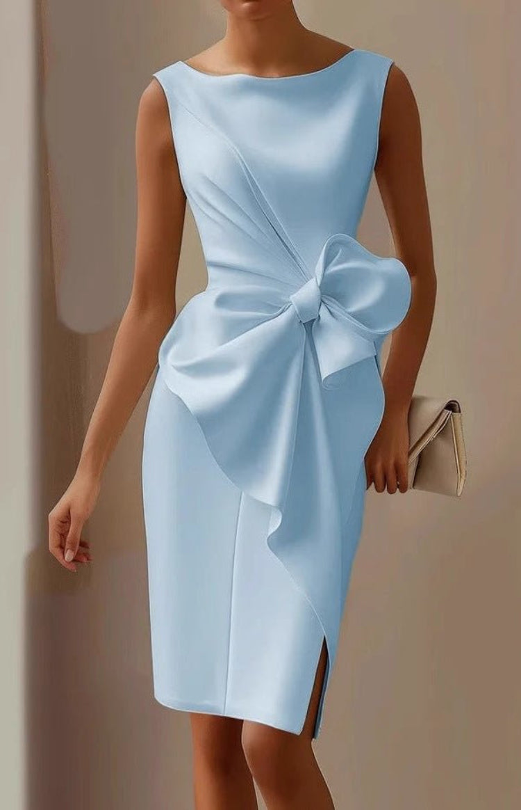 Feminines, elegantes Damenkleid "Stephanie", ärmellos, knielang, mit taillierter Silhouette und dekorativer Rückenschleife.
