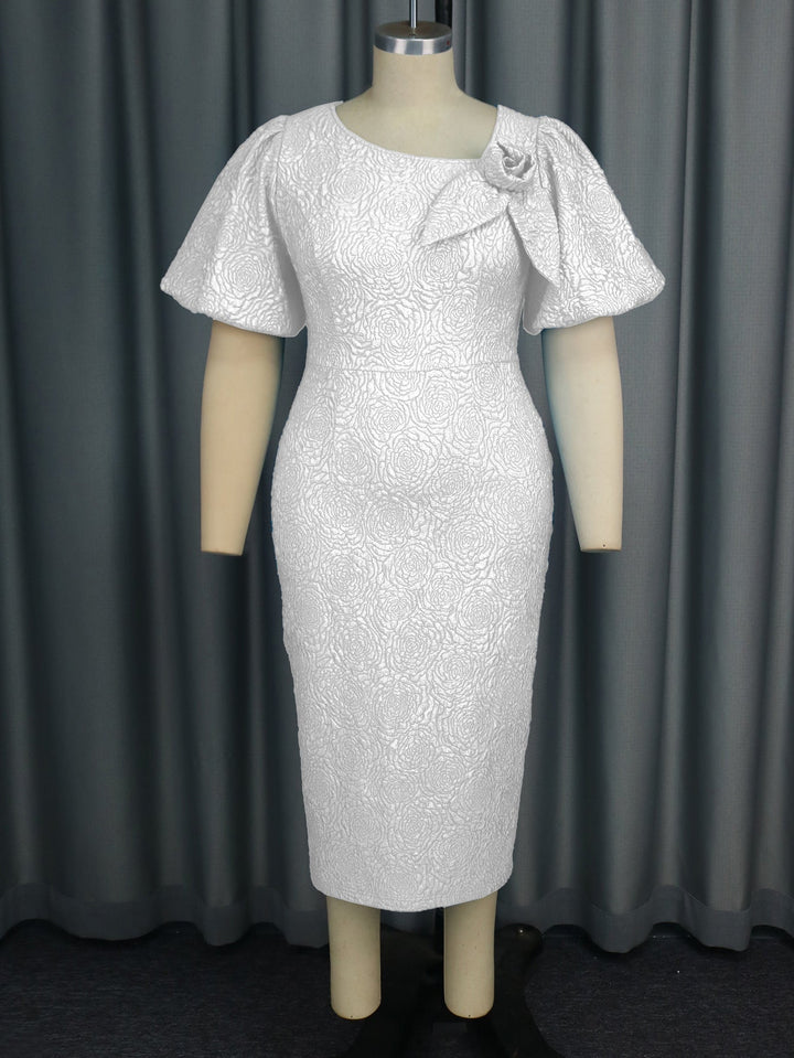 Figurschmeichelndes Damen Etuikleid mit Puffärmeln und blumigen Details, perfekt für besondere Momente.
