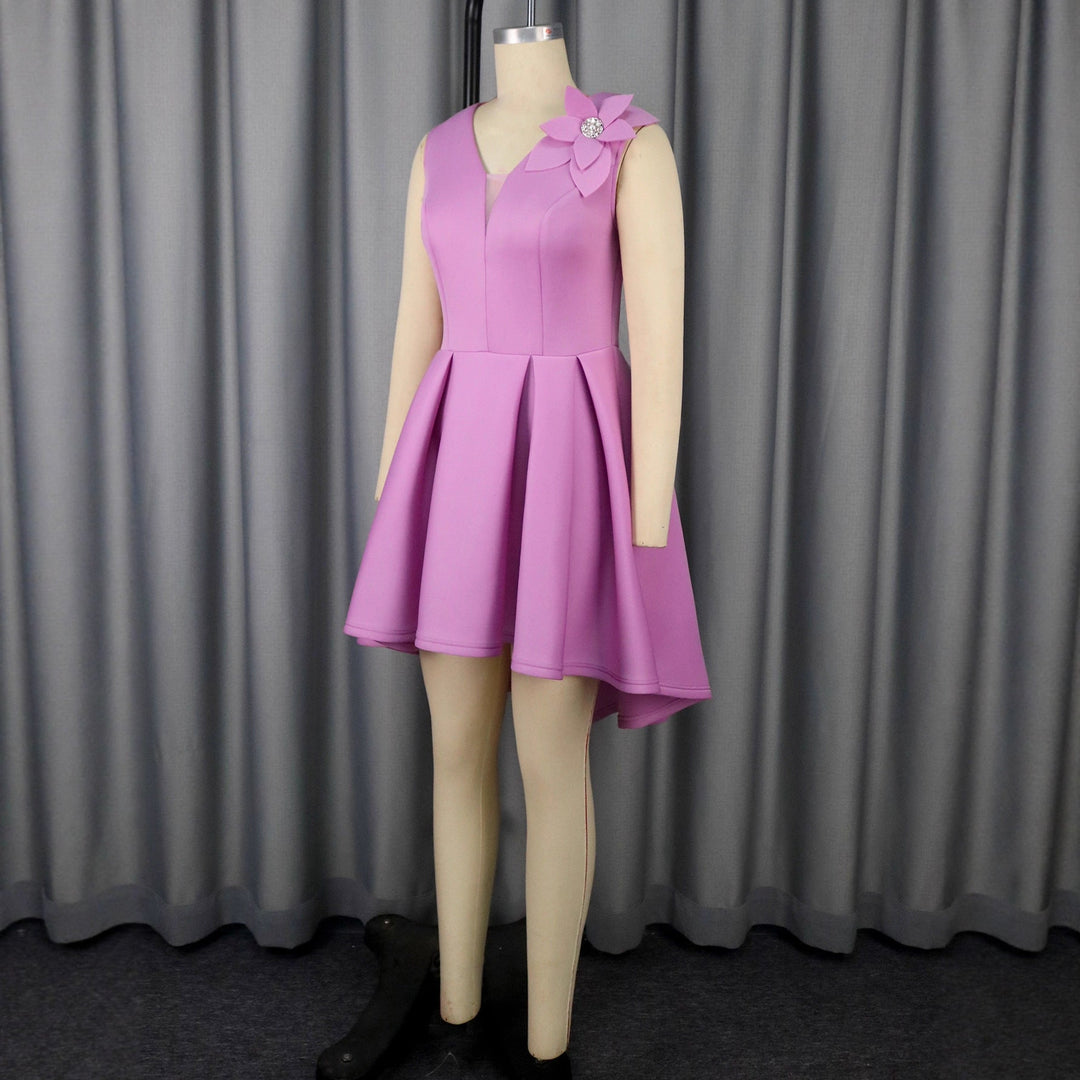 Sommerliches, festliches Damen A-Linien Kleid mit floralen Details, elegant für Hochzeiten oder Sommerpartys.