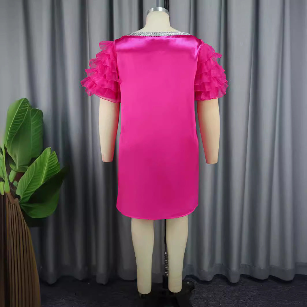 Figurbetontes Glitzer-Minikleid für Damen, festlich und elegant mit Rüschenärmeln für den Statement-Look.