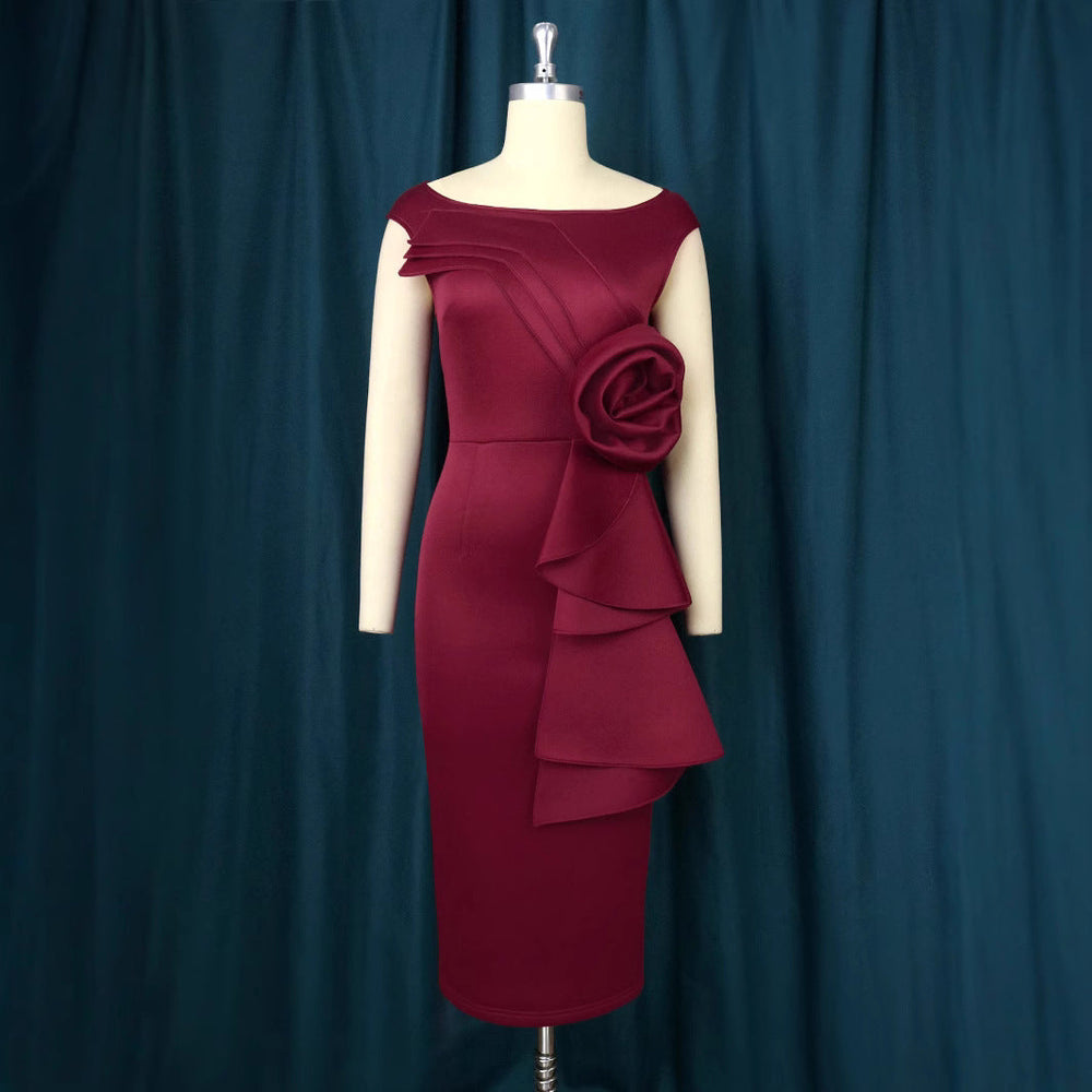 Grünes figurbetontes Abendkleid für Damen mit eleganter Rüsche; ein schickes Partykleid für Frauenmode.
