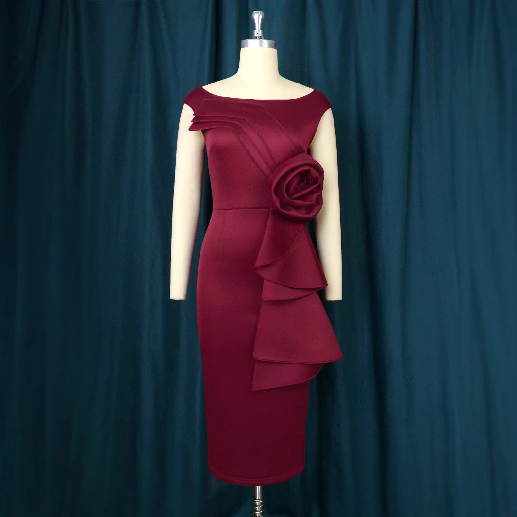 Grünes figurbetontes Abendkleid für Damen mit eleganter Rüsche; ein schickes Partykleid für Frauenmode.