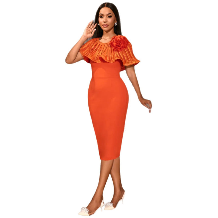 Festliches Kurzarm-Kleid für Damen in leuchtendem Orange, mit auffälligem floralem Detail & Volant.