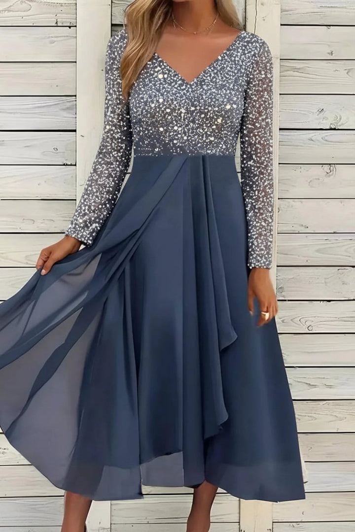 Elegantes Abendkleid für Damen, knöchellang, mit schmeichelhaftem V-Ausschnitt und Blumenmuster.