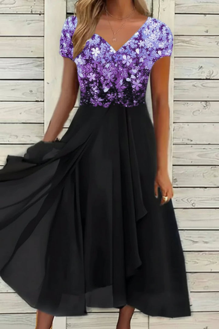 Detail des Blumenmusters auf dem eleganten Damen Maxi-Abendkleid, ideal für festliche Anlässe.