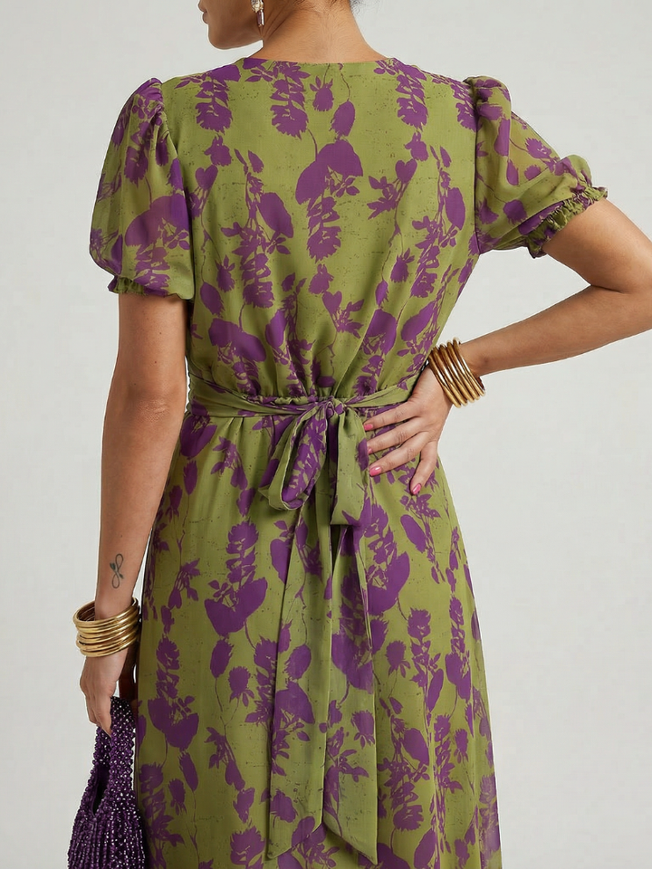 Elegantes florales Damen Midikleid, locker geschnitten, perfekt als Sommerkleid oder schickes Freizeitkleid.