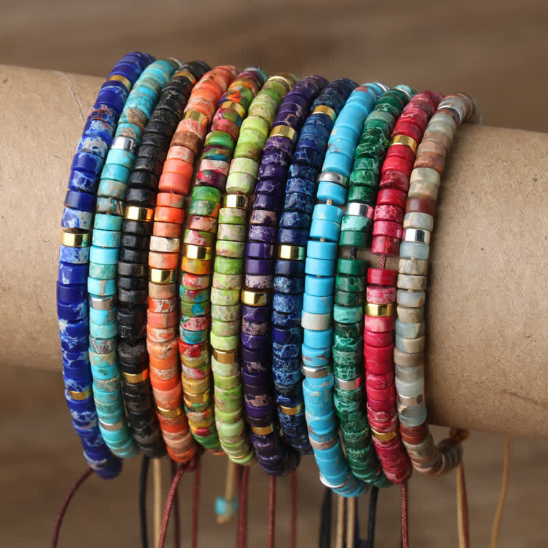 Damen geflochtenes Armband mit zarten 2,4 mm Rosenquarz Naturstein-Perlen, handgemacht, verstellbar.