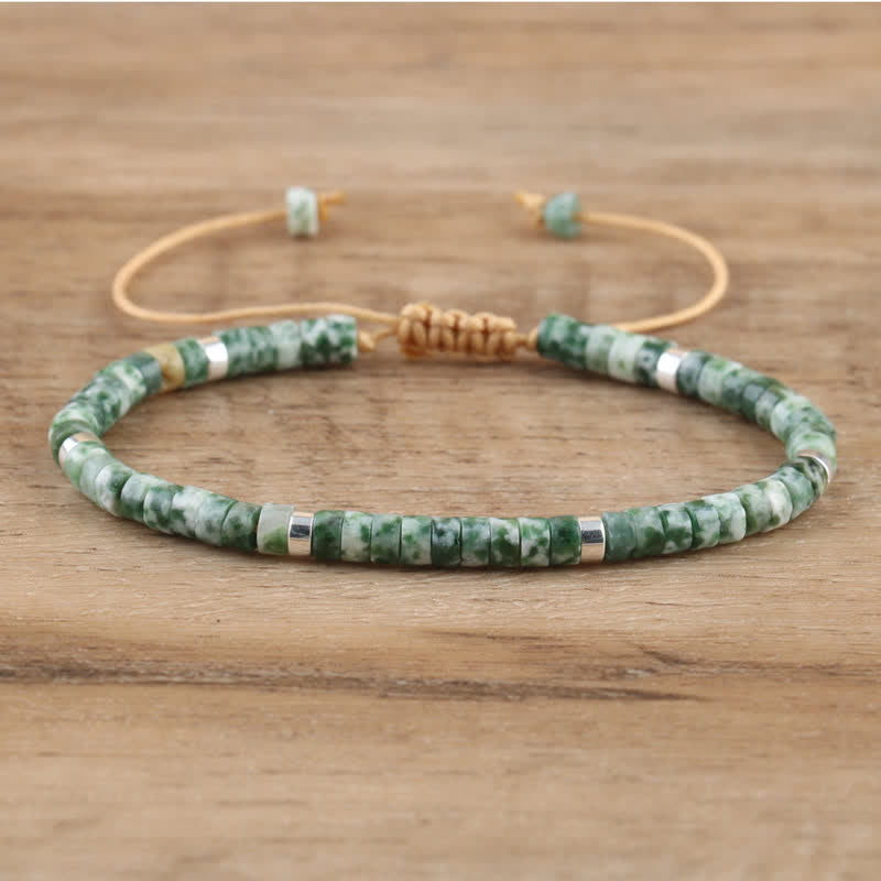 Geflochtenes Damenarmband mit 2,4 mm Feuerachat Naturstein-Perlen, lebendige Farben, handgemacht.