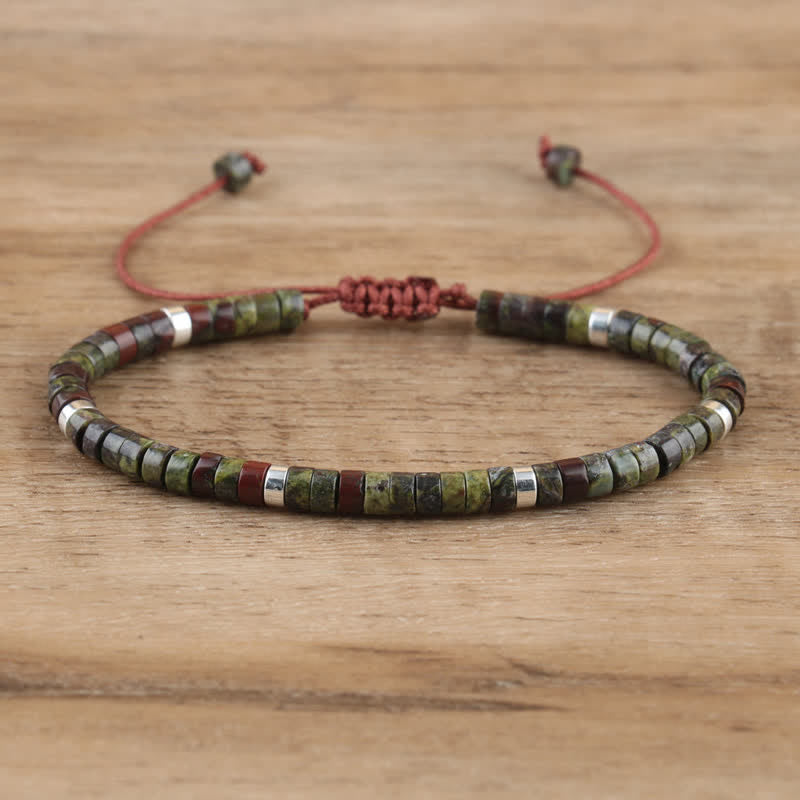 Damen geflochtenes Armband mit 2,4 mm Roter Jaspis Naturstein-Perlen, kräftiges Rot, verstellbar.