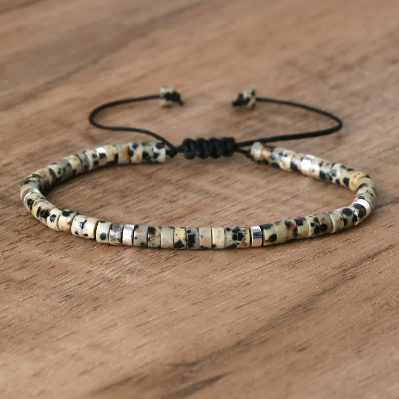 Geflochtenes Damenarmband mit 2,4 mm Larimar Naturstein-Perlen, karibisch blau, verstellbar.