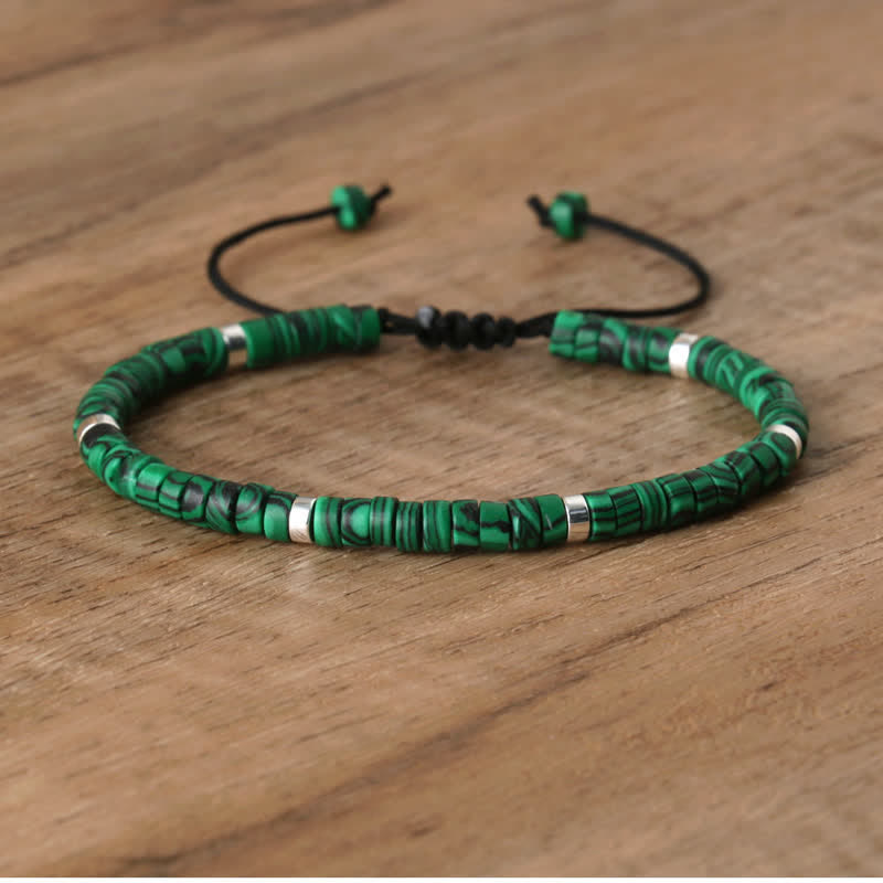 Damen geflochtenes Armband mit 2,4 mm Peridot Edelstein-Perlen, hellgrün, filigran.