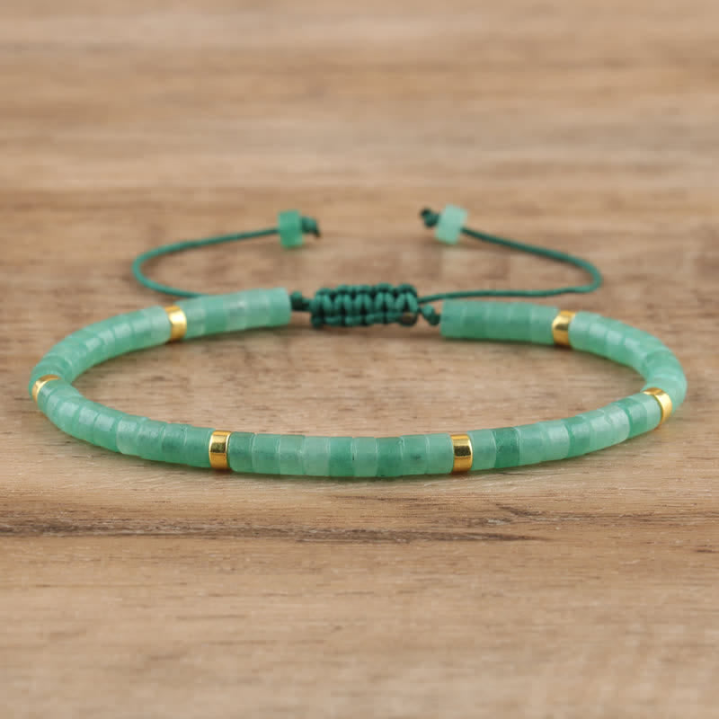 Damen Schmuck: Geflochtenes Armband mit 2,4 mm Aventurin Naturstein-Perlen, grün, verstellbar.