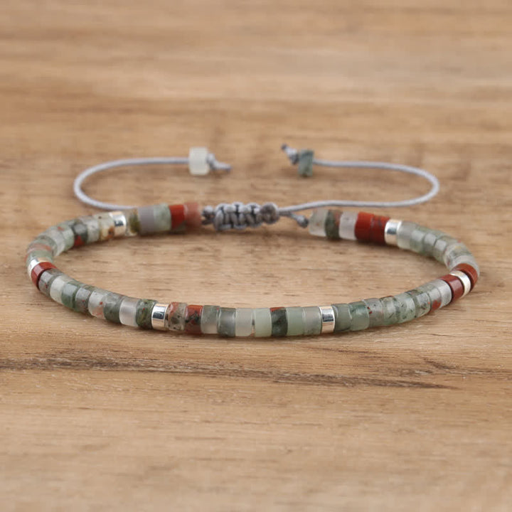 Schönes Damenarmband, geflochten, mit kleinen 2,4 mm Sodalith Naturstein-Perlen, dunkelblau.