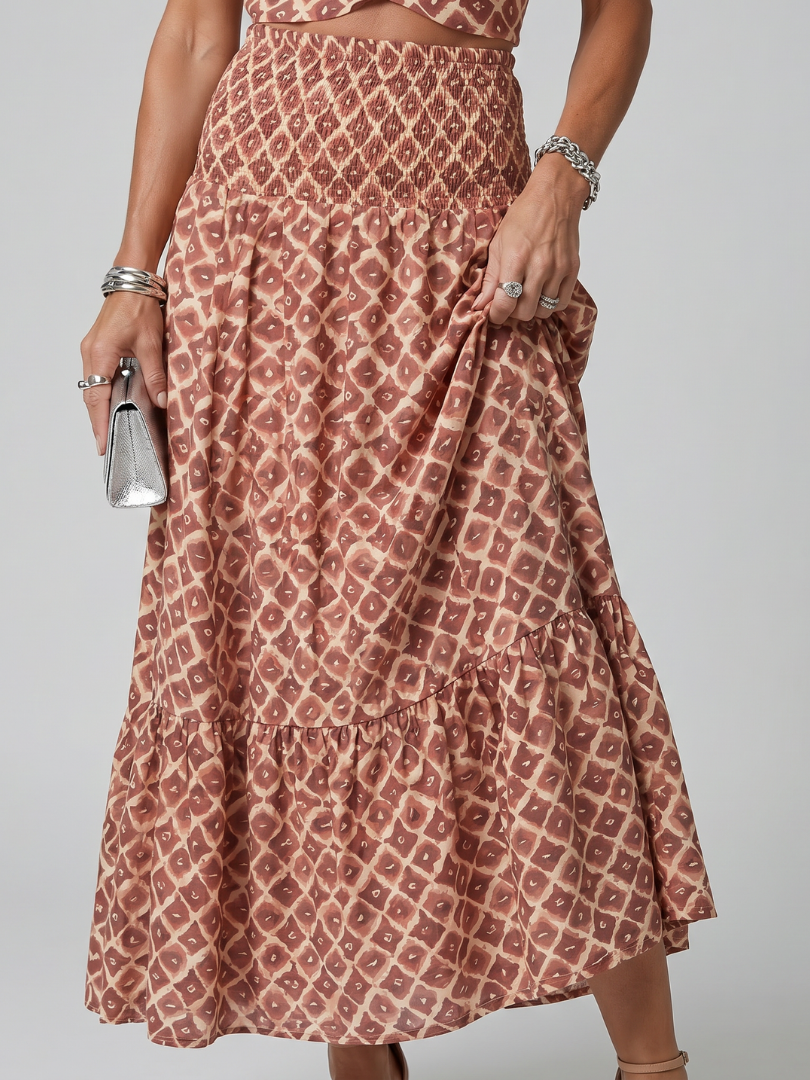 Modisches Damen Midikleid mit geometrischem Design, sexy Cutout-Details und schicken Kreuzträgern.